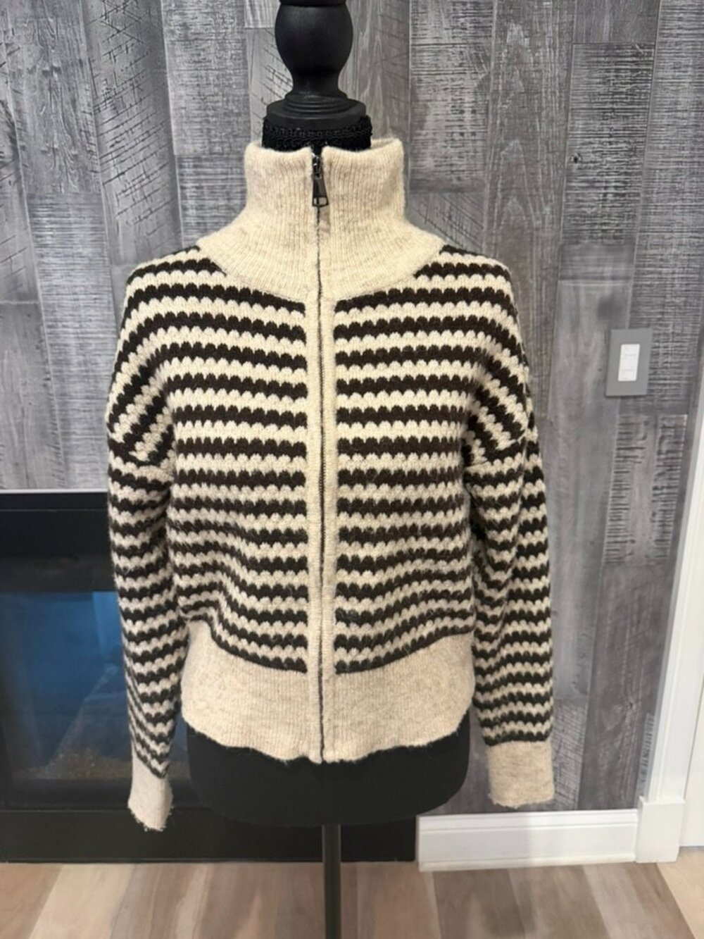 R.D Style Striped Zip Funnel Neck - brown and beige size Small